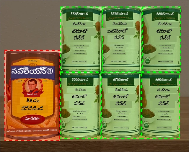 ట్మాటో పేస్ట్ షెల్ఫ్ పై ఒక అనూహ్య బేబీ కారు క్యాన్