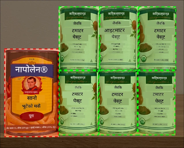टमाटर पेस्टको शेल्फमा एउटा बेठेगानको बेबी कर्नको डब्बा
