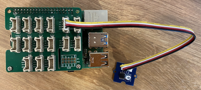 The grove light sensor connected to socket A0